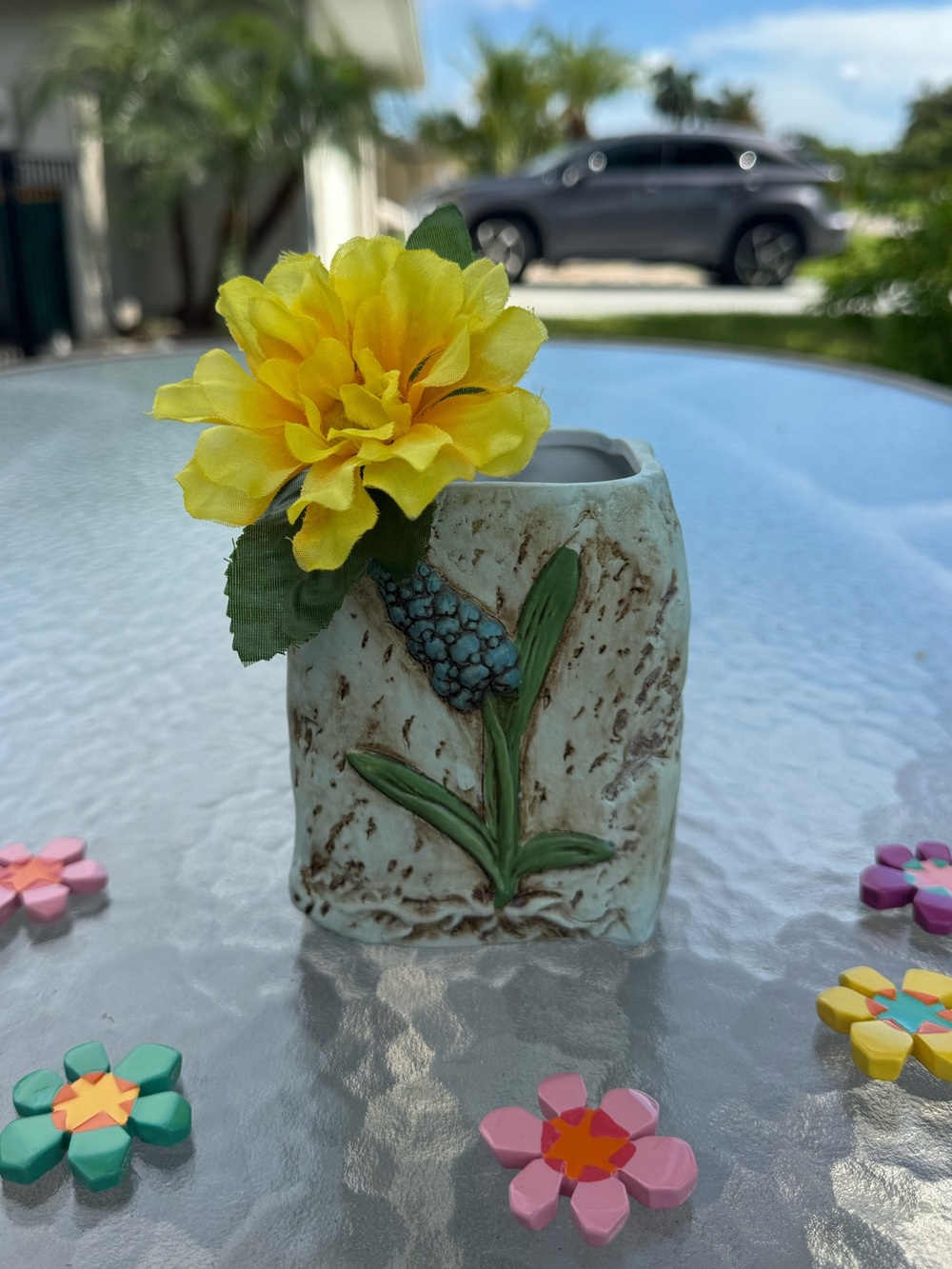 ✨🍇Beautiful Rustic Ceramic Vase Grape Hyacinth Flower Relief Corrugated Planter